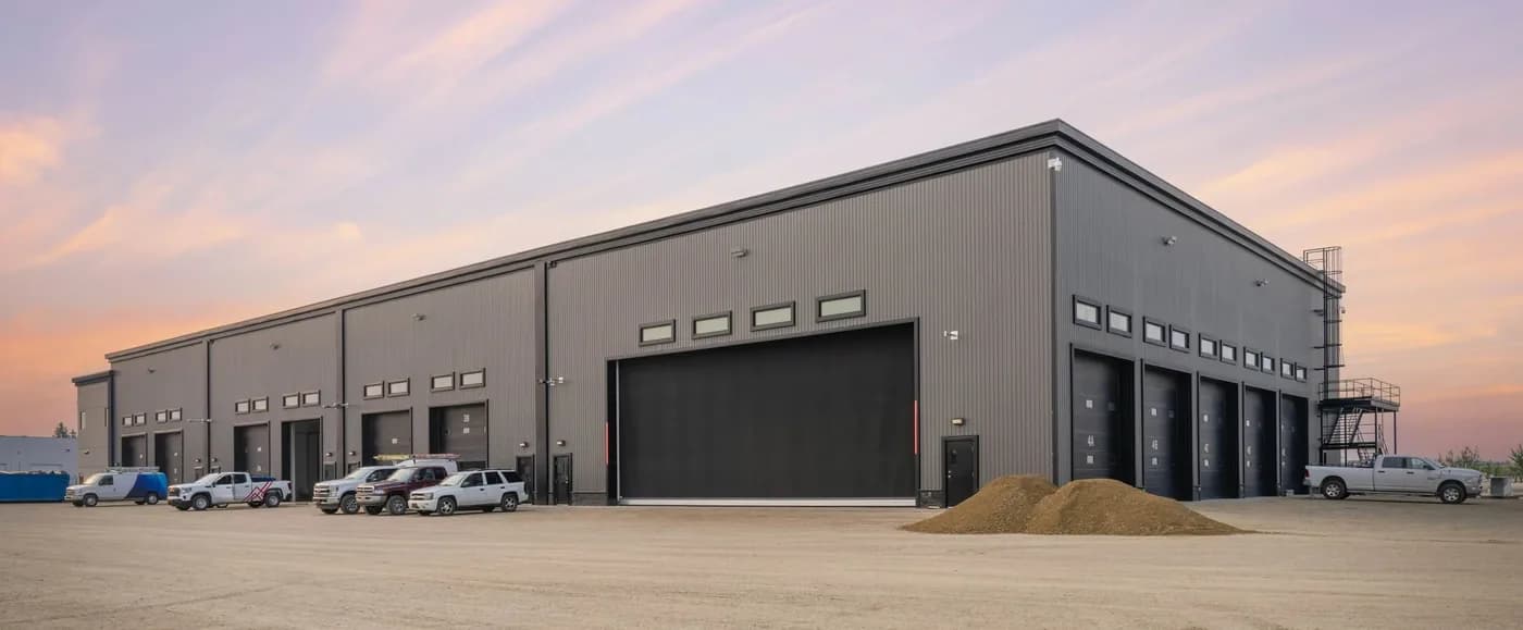 Hörmann HDXL rubber roll-up door to 50 ft wide for Langley equipment dealers