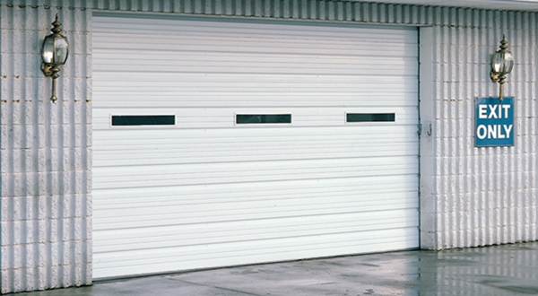 Amarr 2502/2512/2522 series medium-duty ribbed steel commercial door